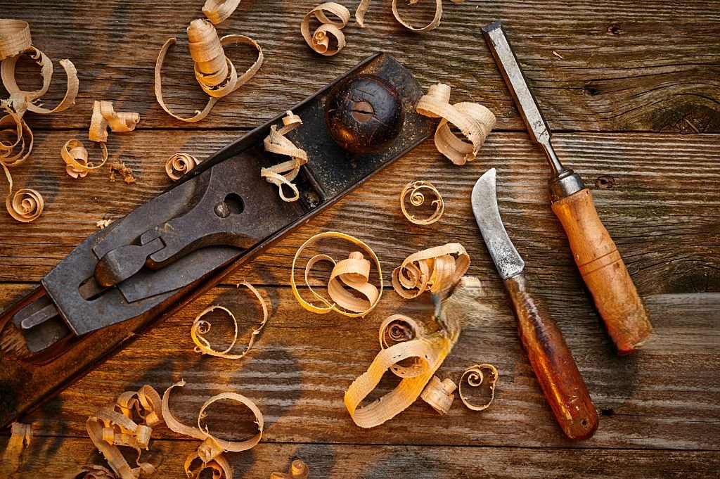 mastering-the-workshop-a-beginners-guide-to-essential-woodworking-tools